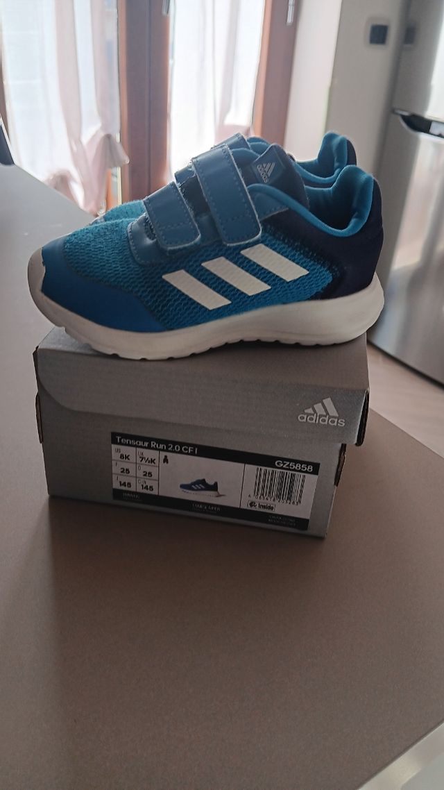 Scarpe sportive adidas