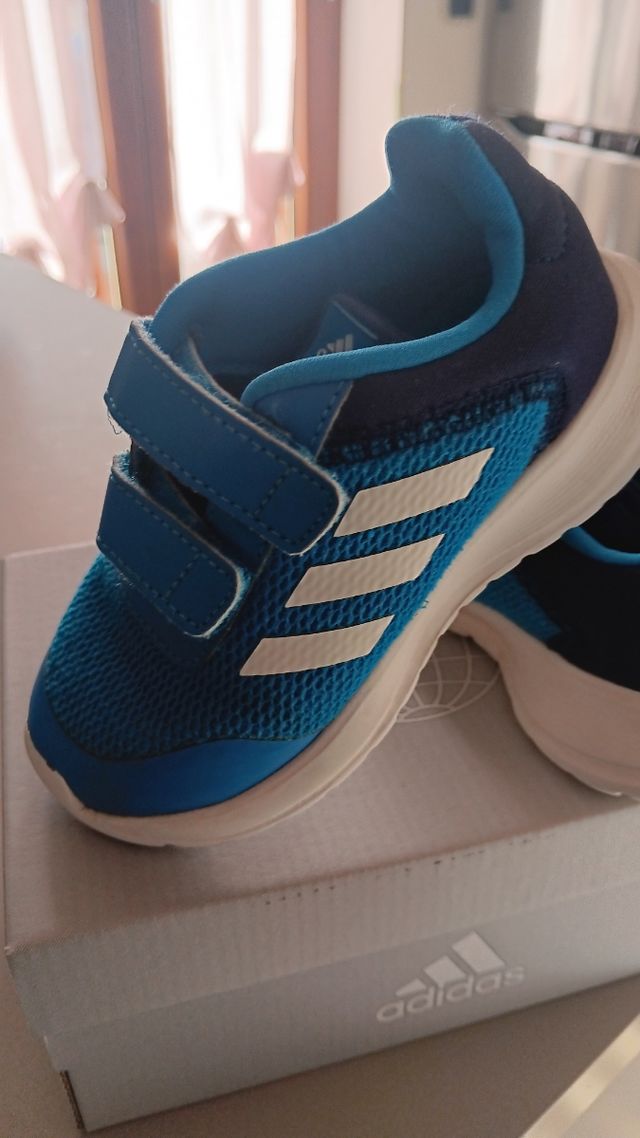 Scarpe sportive adidas