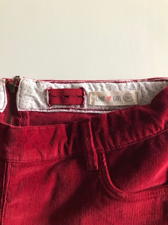 Falda niña pana roja