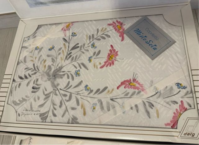 Set coordinato. Copriletto più lenzuola. Dipinto.