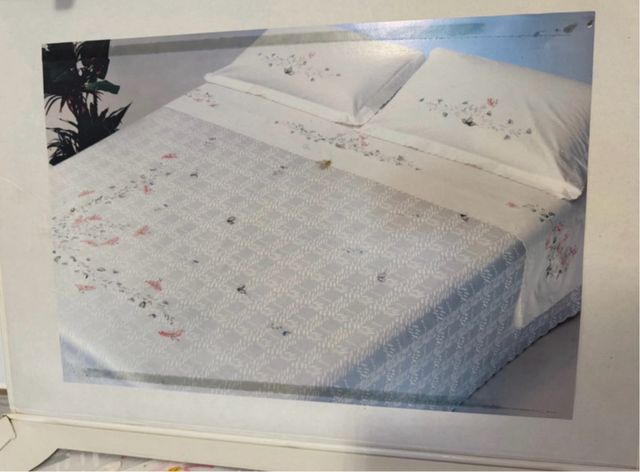 Set coordinato. Copriletto più lenzuola. Dipinto.