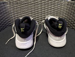 Zapatillas baloncesto niña