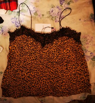 Niki de tirantes de leopardo