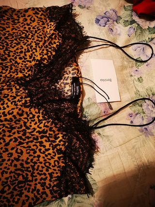 Niki de tirantes de leopardo