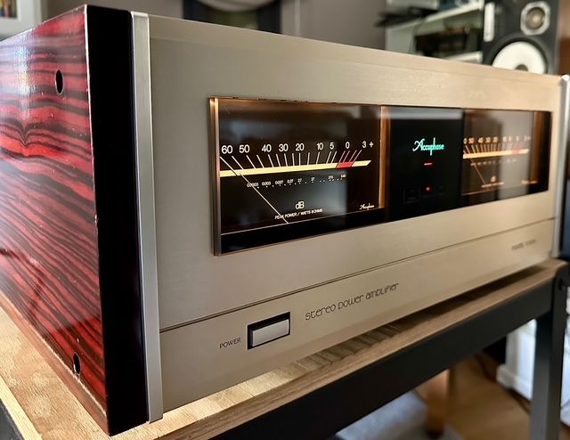 Accuphase P-500L. Amplificador de potencia 270W/ch