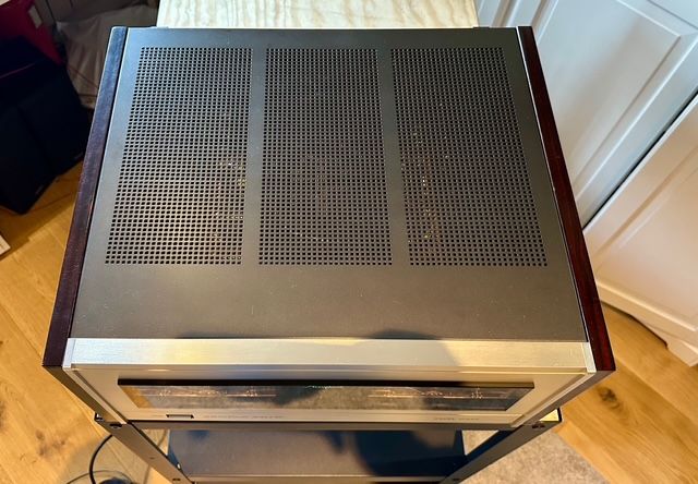 Accuphase P-500L. Amplificador de potencia 270W/ch