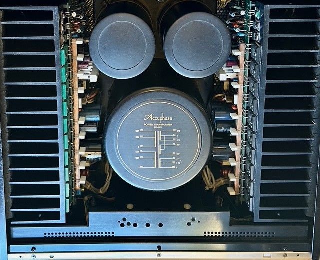 Accuphase P-500L. Amplificador de potencia 270W/ch