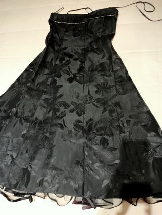 Vestido muy elegante,en negro 