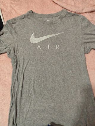 3 Camisetas Nike y Puma