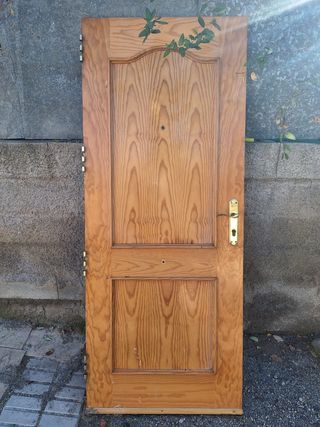 Puerta de madera