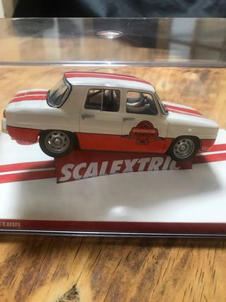 Coche Scalextric 6372 Renault 8