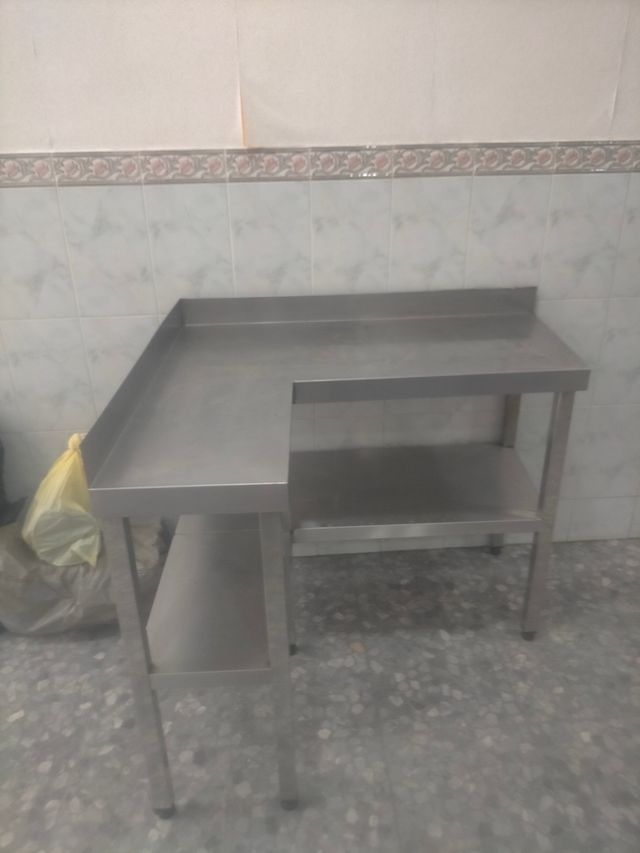 Mueble de acero inoxidable