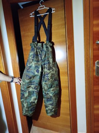 Pantalón camuplaje impermeable