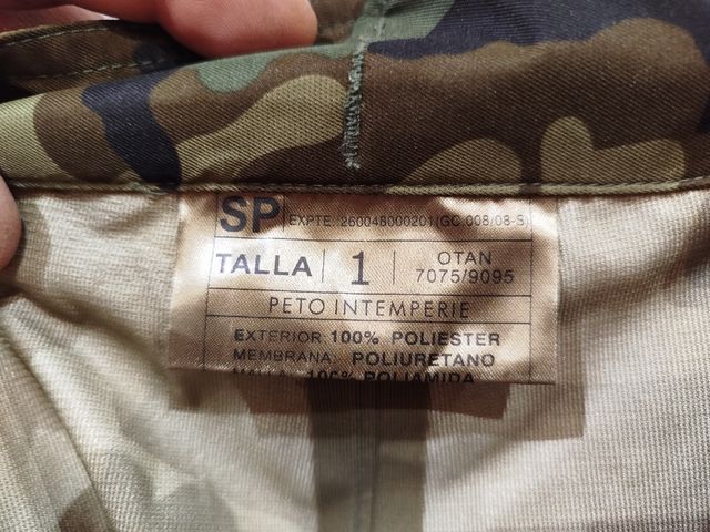 Pantalón camuplaje impermeable