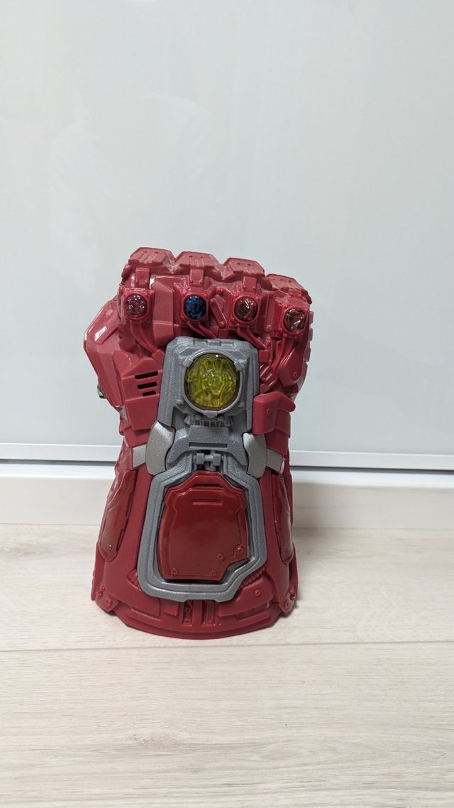 Puño de Thanos (Avengers)