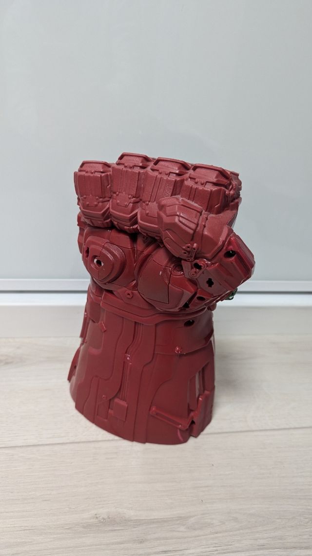 Puño de Thanos (Avengers)