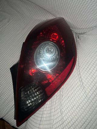 PILOTO TRASERO OPEL CORSA D