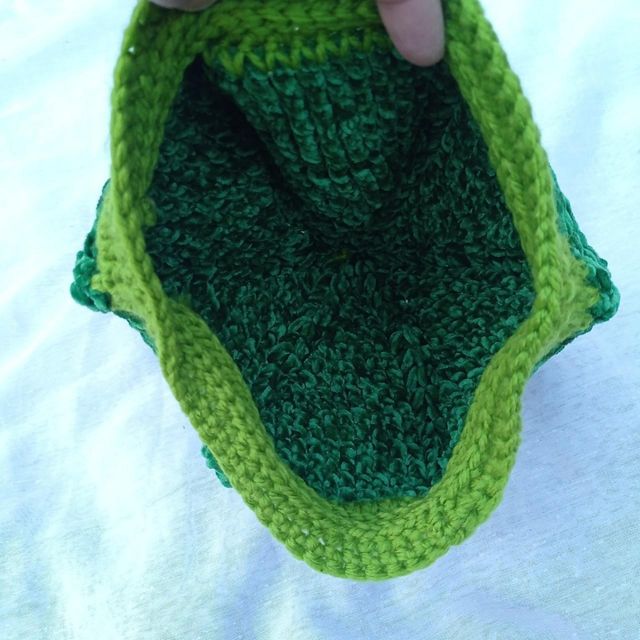 HAND KNITTED GREEN WOOL HAT