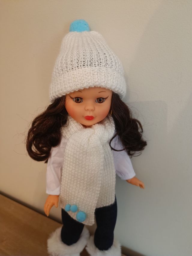 Gorro y bufanda muñeca Nancy