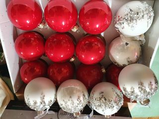 16 Palline bianche e rosse vetro/plastico