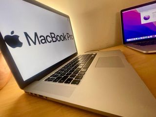 Apple macbook pro 
