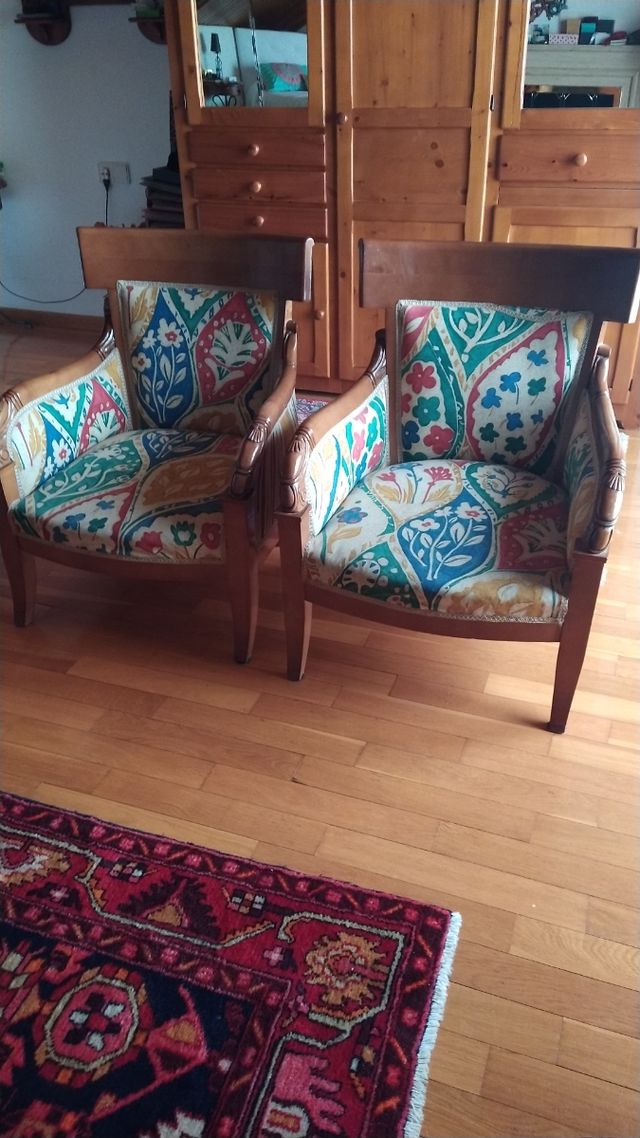 Dos sillones dormitorio, recibidor,etc.