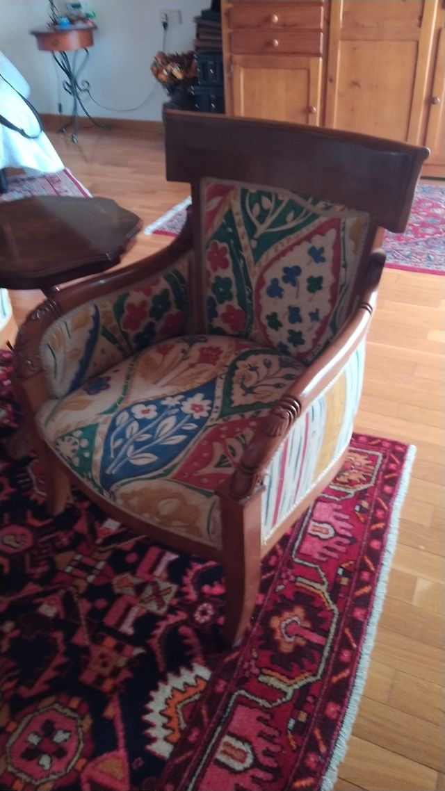 Dos sillones dormitorio, recibidor,etc.