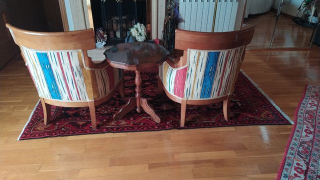 Dos sillones dormitorio, recibidor,etc.