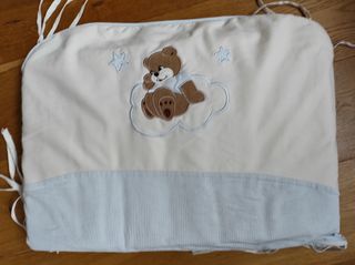 Colcha de cuna y chichonera