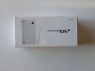 NINTENDO DSI CAJA