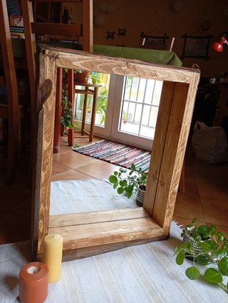 Mueble rústico, espejo