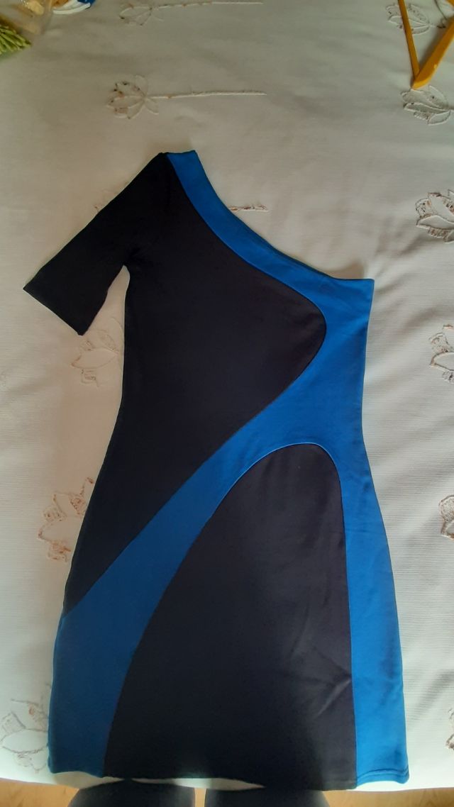 Vestido elástico talla M. Poco usó.