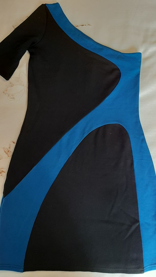 Vestido elástico talla M. Poco usó.