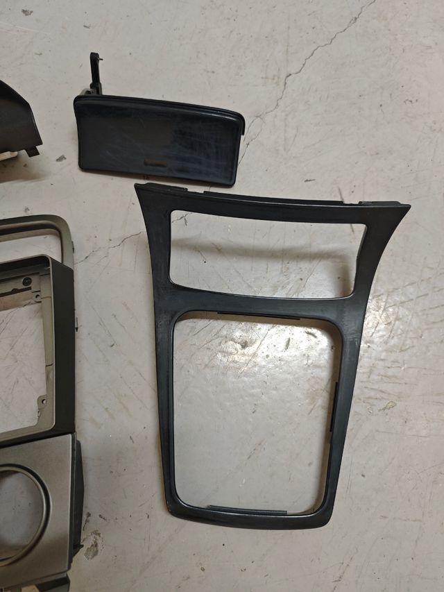 CONSOLA CENTRAL SUBARU FORESTER SG 