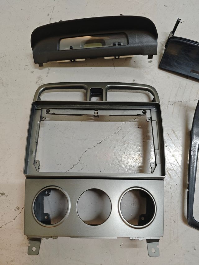 CONSOLA CENTRAL SUBARU FORESTER SG 