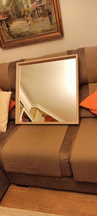 Espejo tono roble claro de Ikea