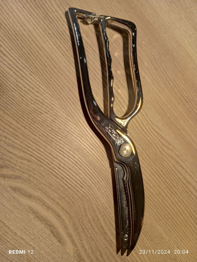 Tijeras para deshuesar.