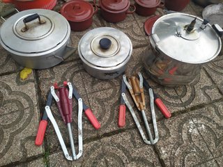Pucheros cacerolas ollas encorchador cocina