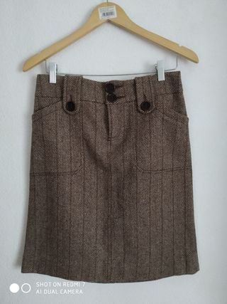 Falda con lana de Zara