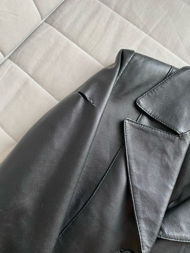 Abrigo de piel negro