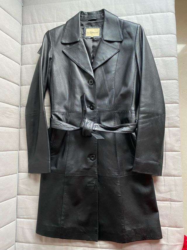 Abrigo de piel negro