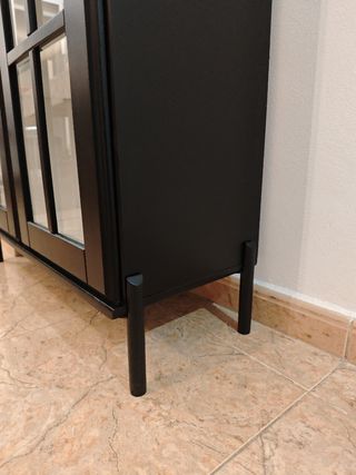 Vitrina de madera maciza 