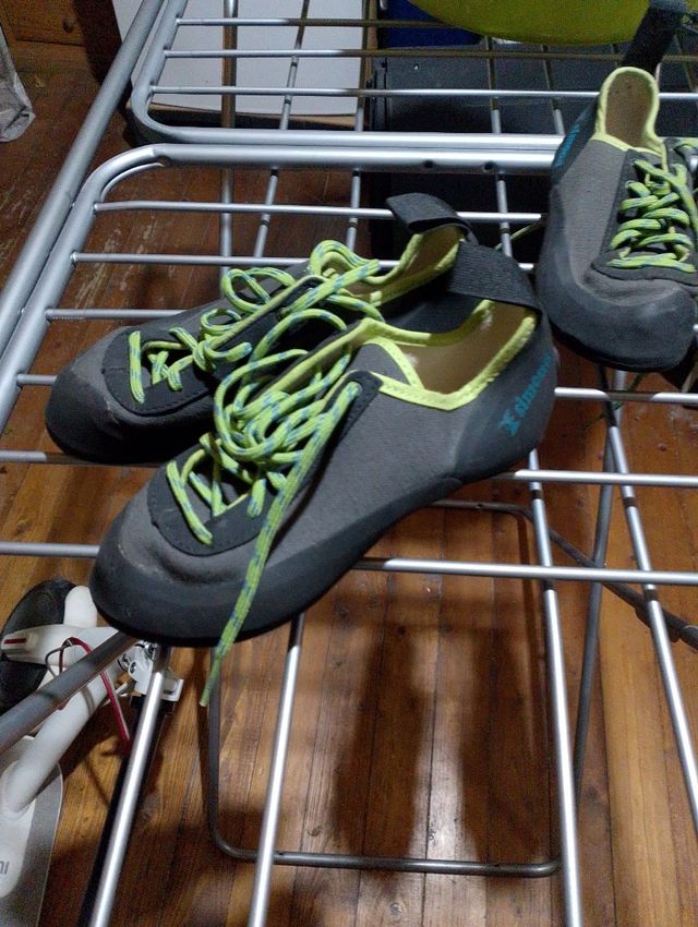 Zapatos de escalada número 37 sin estrenar