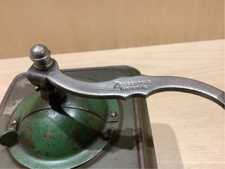 Molino antiguo de cafe Zassenhaus de chapa