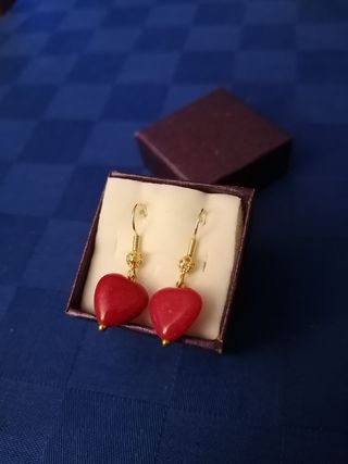 Pendientes chapados en oro