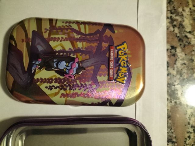 UnaMinitin scatola latta pokemon stampata in rilie