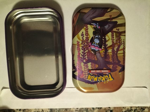 UnaMinitin scatola latta pokemon stampata in rilie