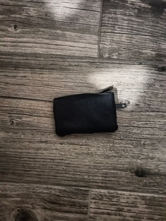 Cartera negra de piel 