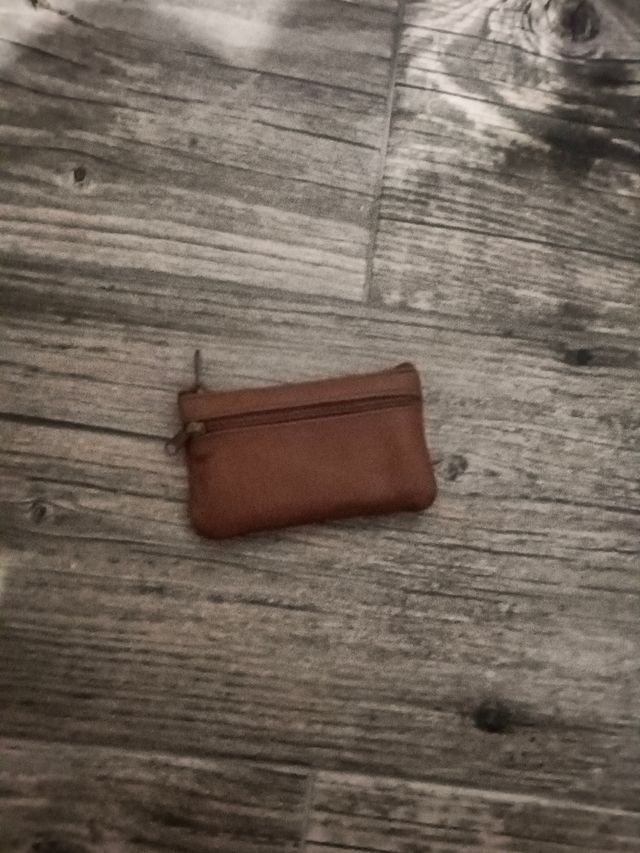 Cartera marrón de piel