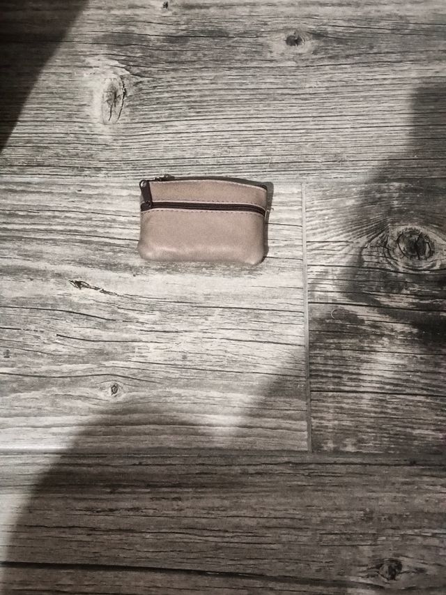 Cartera beis de piel 